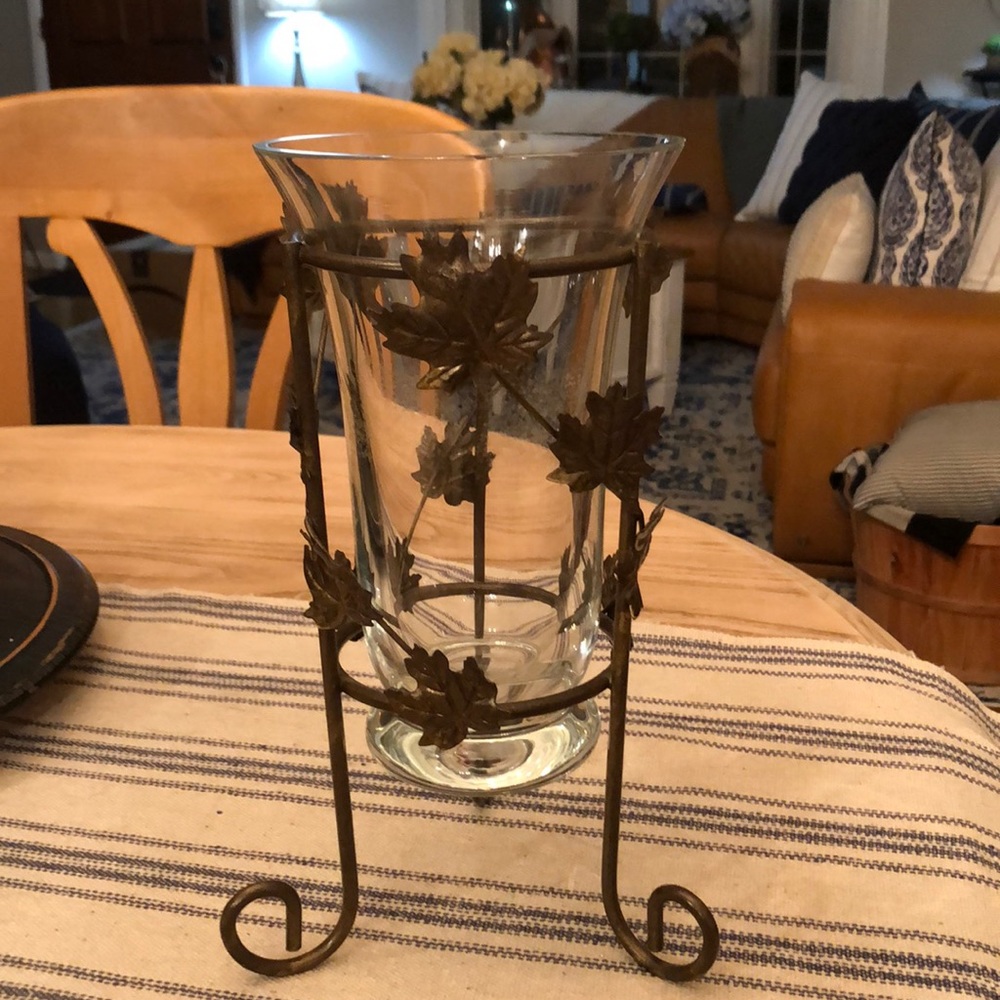 Brass metal leaf stand with handcrafted vase